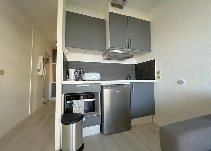 En Bord De Avec Acces Direct A La Et Parking Securise - Fr-1-474-288